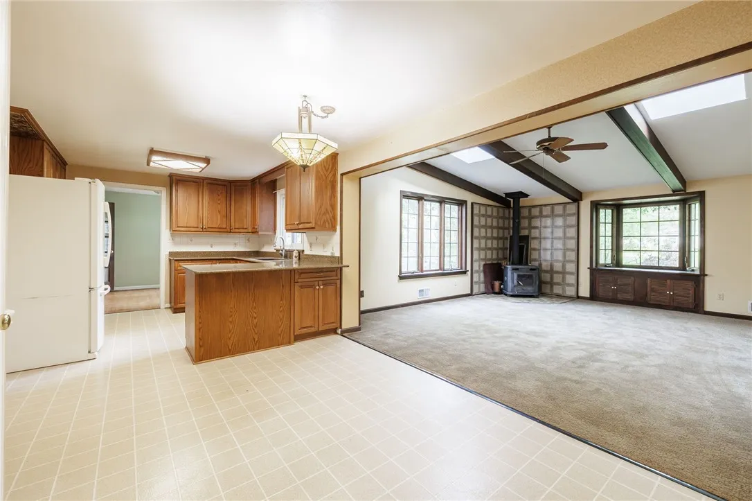 1225 Majestic Way, Webster, New York 14580, Webster, New York 14580, 4 Bedrooms Bedrooms, 12 Rooms Rooms,2 BathroomsBathrooms,Residential,For Sale,1225 Majestic Way, Webster, New York 14580,R1622325