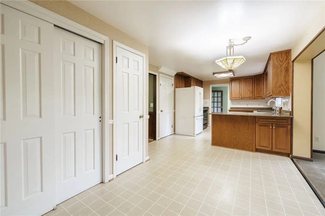 1225 Majestic Way, Webster, New York 14580, Webster, New York 14580, 4 Bedrooms Bedrooms, 12 Rooms Rooms,2 BathroomsBathrooms,Residential,For Sale,1225 Majestic Way, Webster, New York 14580,R1622325