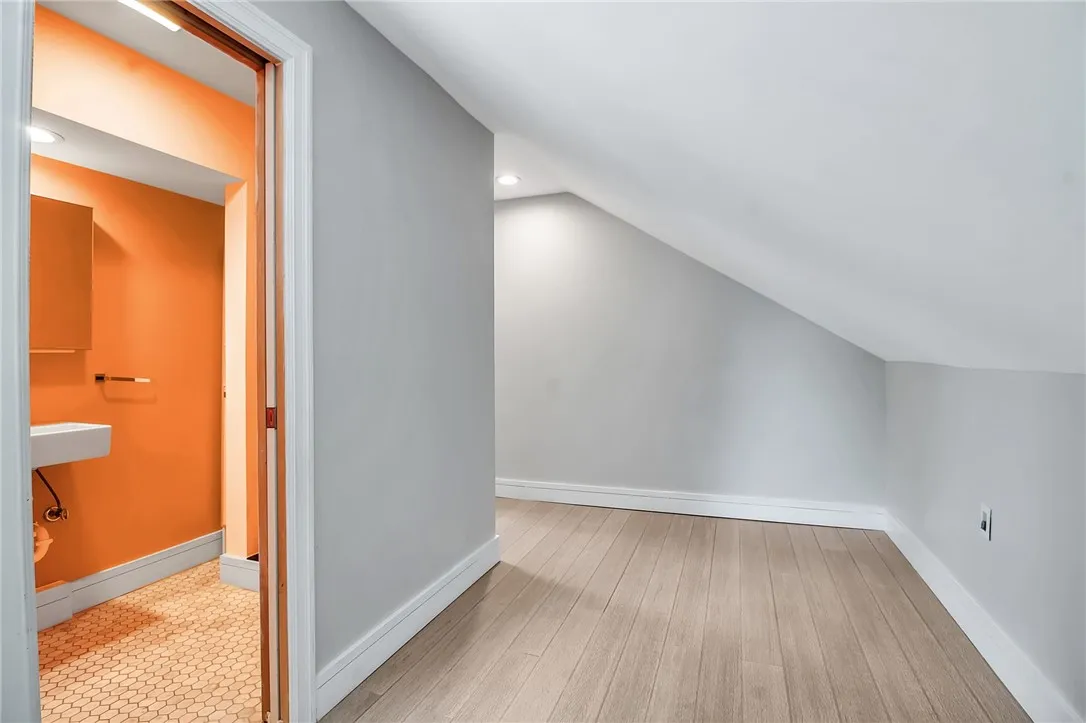 Upstairs Bedroom 2
