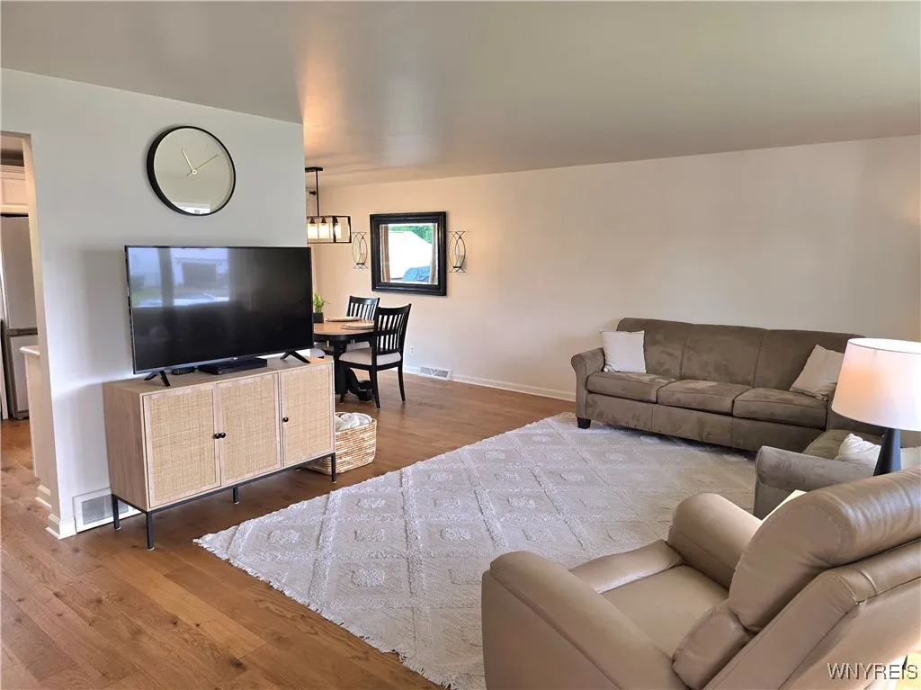 216 Greenhaven Terrace, Tonawanda, New York 14150, Tonawanda, New York 14150, 3 Bedrooms Bedrooms, 7 Rooms Rooms,1 BathroomBathrooms,Residential,For Sale,216 Greenhaven Terrace, Tonawanda, New York 14150,B1621916