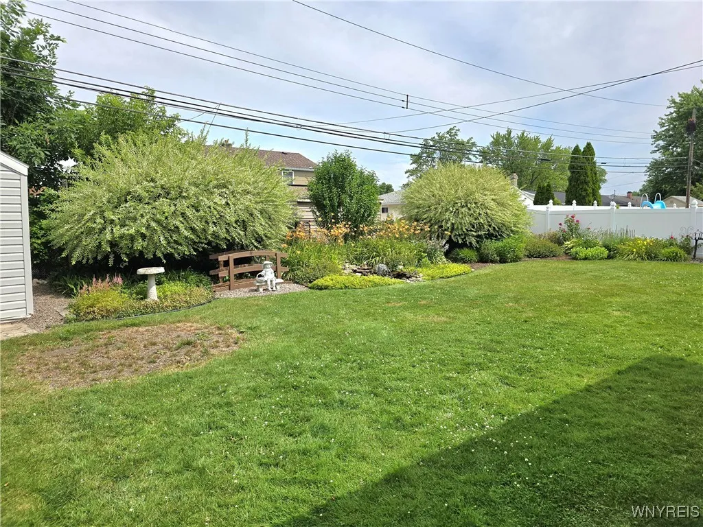 216 Greenhaven Terrace, Tonawanda, New York 14150, Tonawanda, New York 14150, 3 Bedrooms Bedrooms, 7 Rooms Rooms,1 BathroomBathrooms,Residential,For Sale,216 Greenhaven Terrace, Tonawanda, New York 14150,B1621916