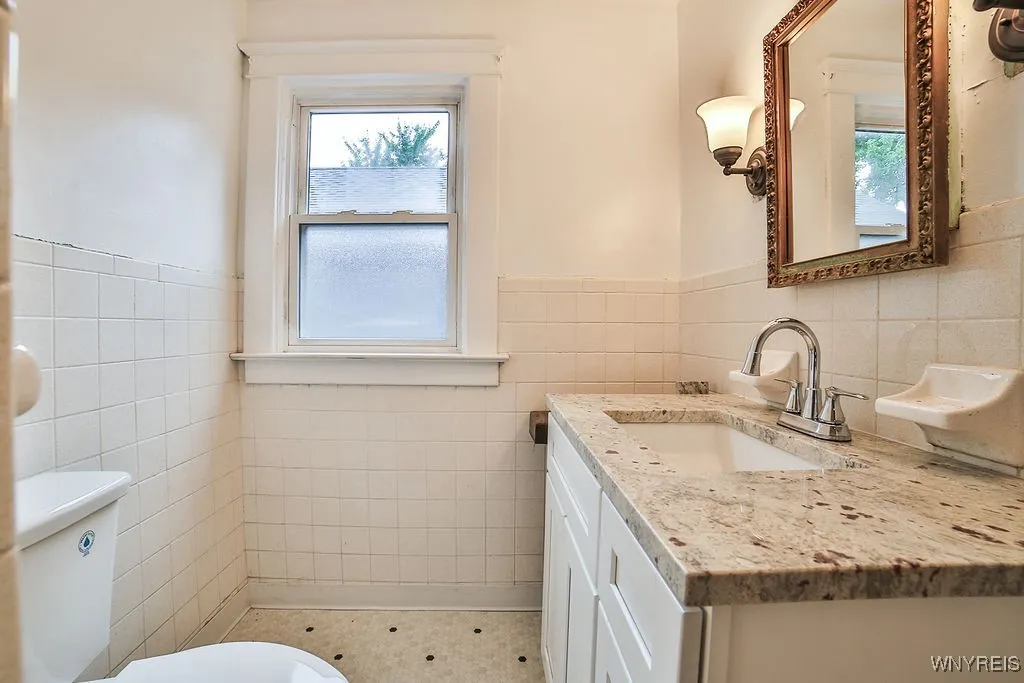 44 Christiana Street, North Tonawanda, New York 14, North Tonawanda, New York 14120, 3 Bedrooms Bedrooms, 9 Rooms Rooms,2 BathroomsBathrooms,Residential,For Sale,44 Christiana Street, North Tonawanda, New York 14,B1622638