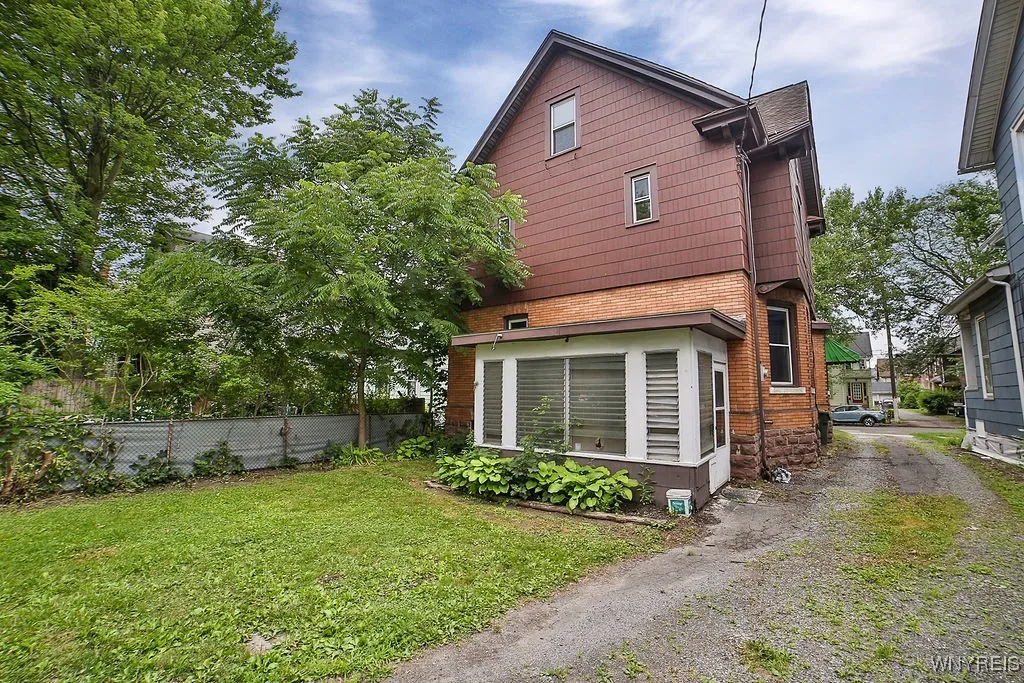 44 Christiana Street, North Tonawanda, New York 14, North Tonawanda, New York 14120, 3 Bedrooms Bedrooms, 9 Rooms Rooms,2 BathroomsBathrooms,Residential,For Sale,44 Christiana Street, North Tonawanda, New York 14,B1622638