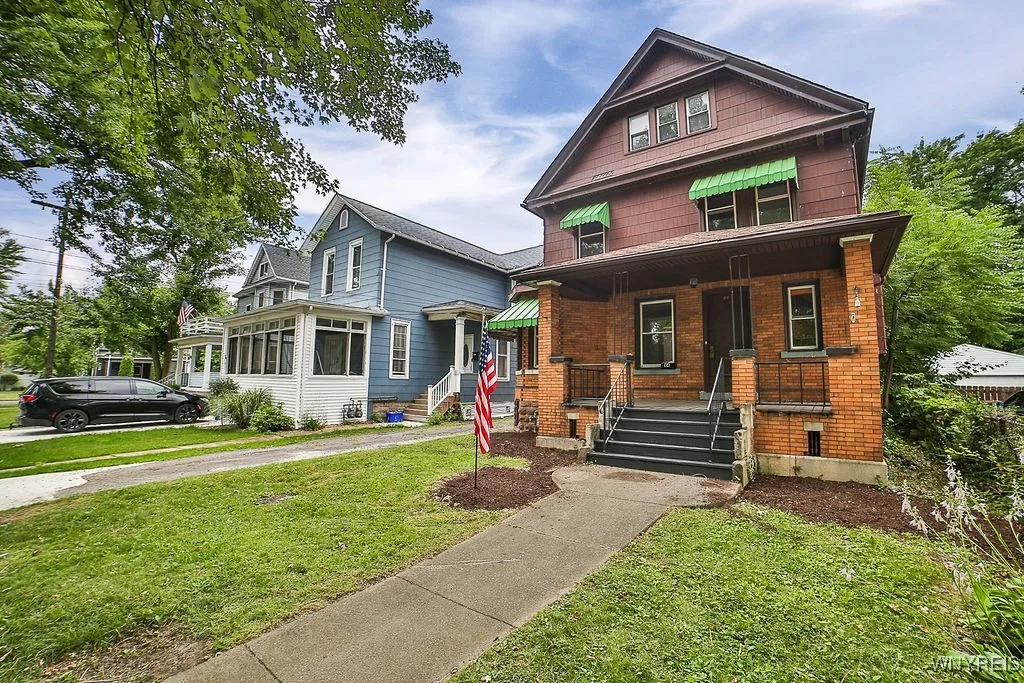 44 Christiana Street, North Tonawanda, New York 14, North Tonawanda, New York 14120, 3 Bedrooms Bedrooms, 9 Rooms Rooms,2 BathroomsBathrooms,Residential,For Sale,44 Christiana Street, North Tonawanda, New York 14,B1622638