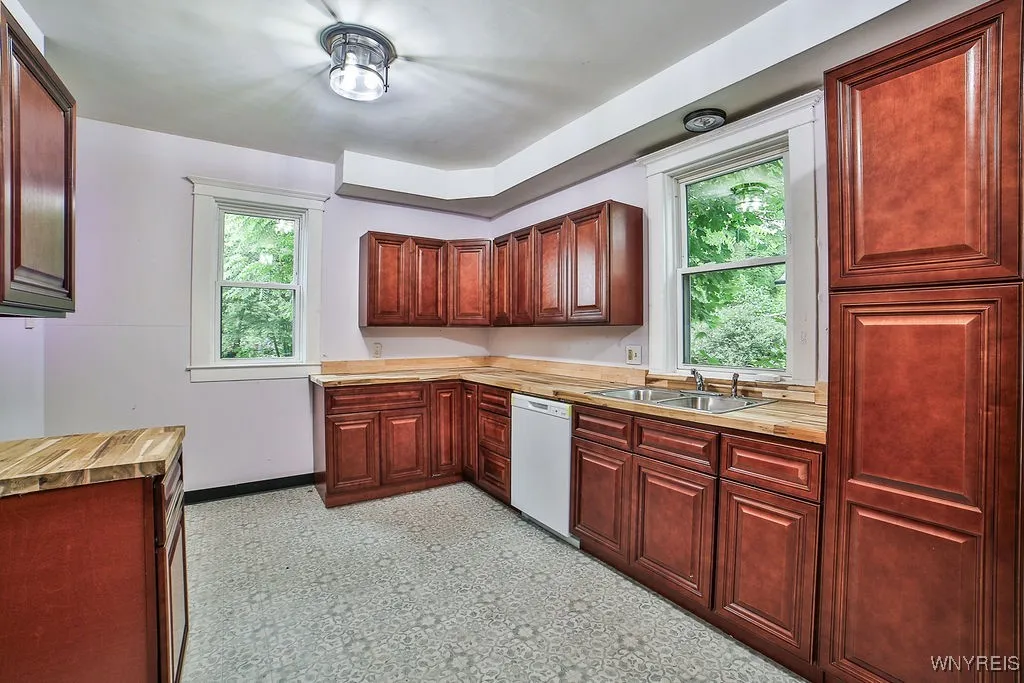 44 Christiana Street, North Tonawanda, New York 14, North Tonawanda, New York 14120, 3 Bedrooms Bedrooms, 9 Rooms Rooms,2 BathroomsBathrooms,Residential,For Sale,44 Christiana Street, North Tonawanda, New York 14,B1622638