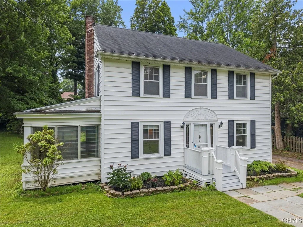 308 Collin Avenue, Manlius, New York 13066, Manlius, New York 13066, 6 Bedrooms Bedrooms, 13 Rooms Rooms,2 BathroomsBathrooms,Residential,For Sale,308 Collin Avenue, Manlius, New York 13066,S1622212