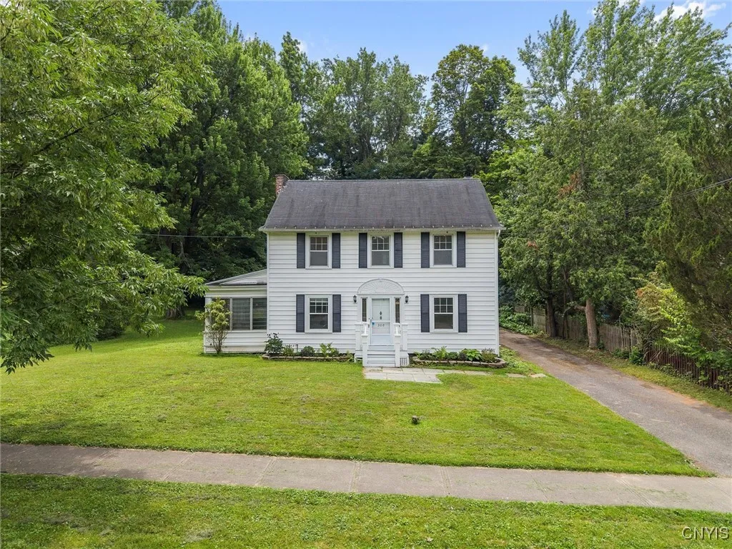 308 Collin Avenue, Manlius, New York 13066, Manlius, New York 13066, 6 Bedrooms Bedrooms, 13 Rooms Rooms,2 BathroomsBathrooms,Residential,For Sale,308 Collin Avenue, Manlius, New York 13066,S1622212
