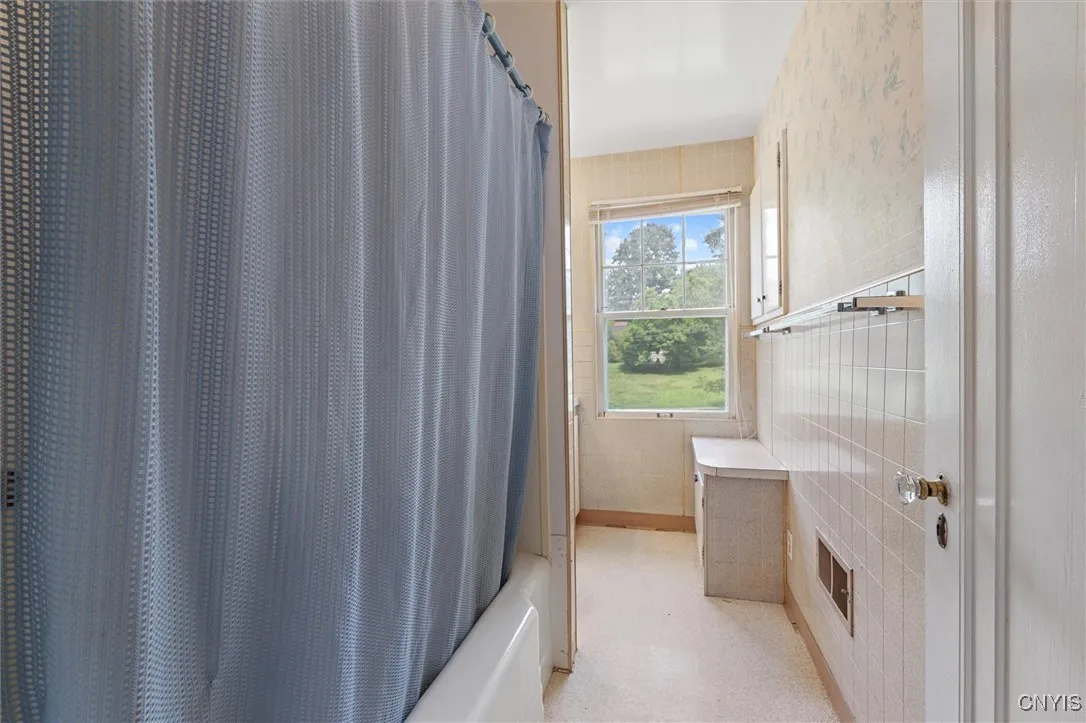 308 Collin Avenue, Manlius, New York 13066, Manlius, New York 13066, 6 Bedrooms Bedrooms, 13 Rooms Rooms,2 BathroomsBathrooms,Residential,For Sale,308 Collin Avenue, Manlius, New York 13066,S1622212