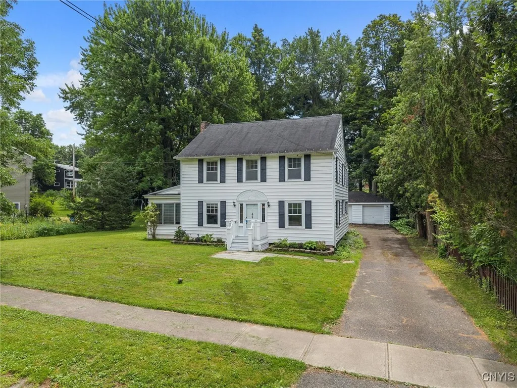 308 Collin Avenue, Manlius, New York 13066, Manlius, New York 13066, 6 Bedrooms Bedrooms, 13 Rooms Rooms,2 BathroomsBathrooms,Residential,For Sale,308 Collin Avenue, Manlius, New York 13066,S1622212