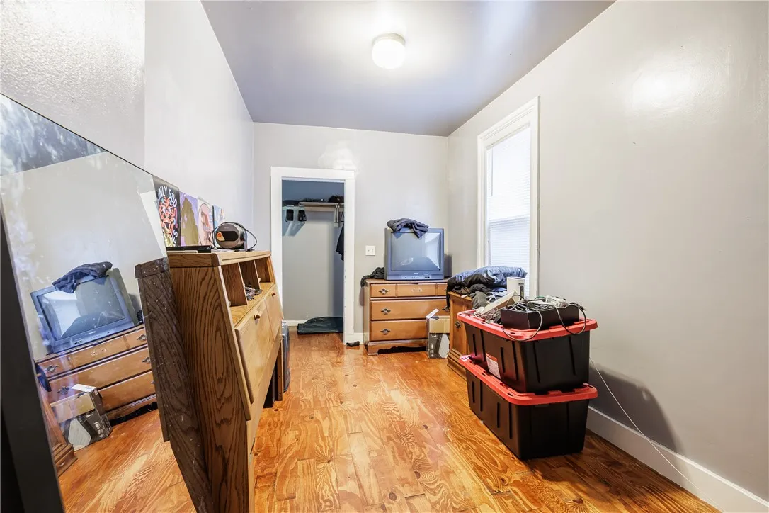 23 Benton Street, Rochester, New York 14620, Rochester, New York 14620, 7 Bedrooms Bedrooms, ,3 BathroomsBathrooms,Residential,For Sale,23 Benton Street, Rochester, New York 14620,R1622299