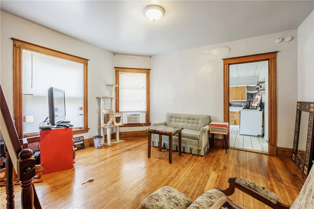 23 Benton Street, Rochester, New York 14620, Rochester, New York 14620, 7 Bedrooms Bedrooms, ,3 BathroomsBathrooms,Residential,For Sale,23 Benton Street, Rochester, New York 14620,R1622299
