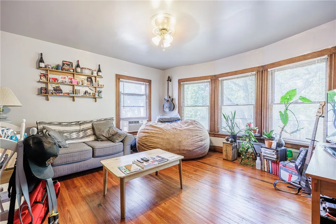 23 Benton Street, Rochester, New York 14620, Rochester, New York 14620, 7 Bedrooms Bedrooms, ,3 BathroomsBathrooms,Residential,For Sale,23 Benton Street, Rochester, New York 14620,R1622299