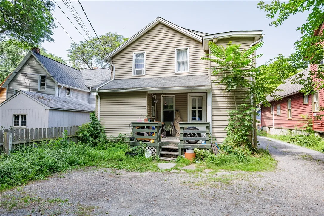 23 Benton Street, Rochester, New York 14620, Rochester, New York 14620, 7 Bedrooms Bedrooms, ,3 BathroomsBathrooms,Residential,For Sale,23 Benton Street, Rochester, New York 14620,R1622299