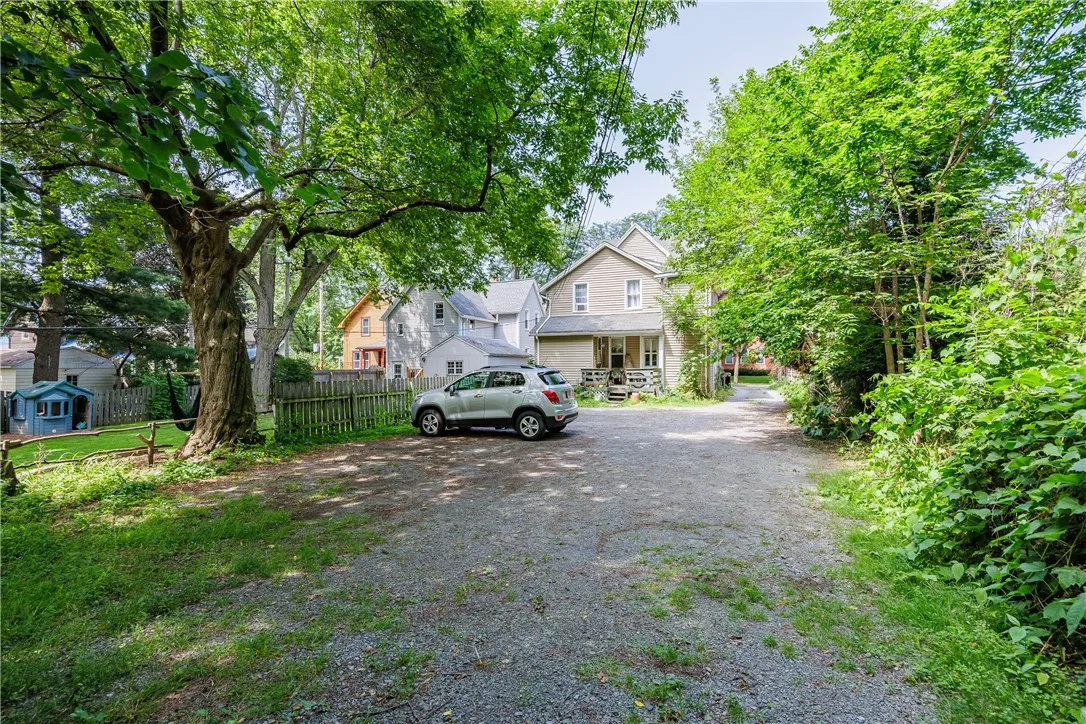 23 Benton Street, Rochester, New York 14620, Rochester, New York 14620, 7 Bedrooms Bedrooms, ,3 BathroomsBathrooms,Residential,For Sale,23 Benton Street, Rochester, New York 14620,R1622299