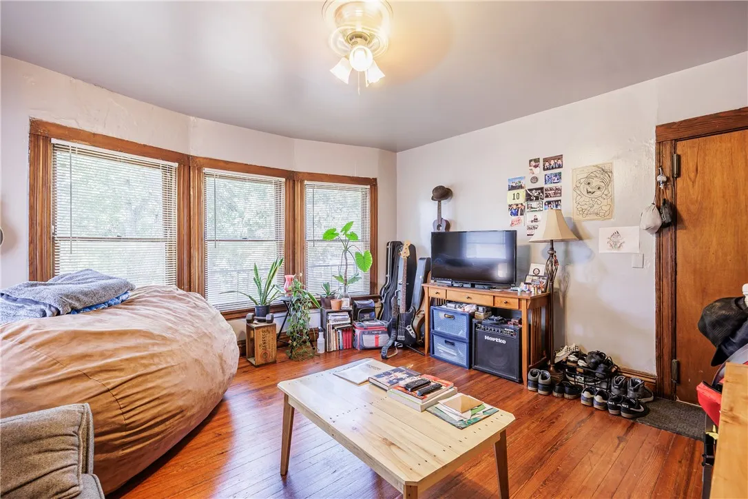 23 Benton Street, Rochester, New York 14620, Rochester, New York 14620, 7 Bedrooms Bedrooms, ,3 BathroomsBathrooms,Residential,For Sale,23 Benton Street, Rochester, New York 14620,R1622299