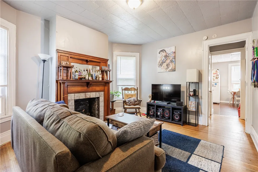17 Canfield Place, Rochester, New York 14607, Rochester, New York 14607, 6 Bedrooms Bedrooms, ,4 BathroomsBathrooms,Residential,For Sale,17 Canfield Place, Rochester, New York 14607,R1622300