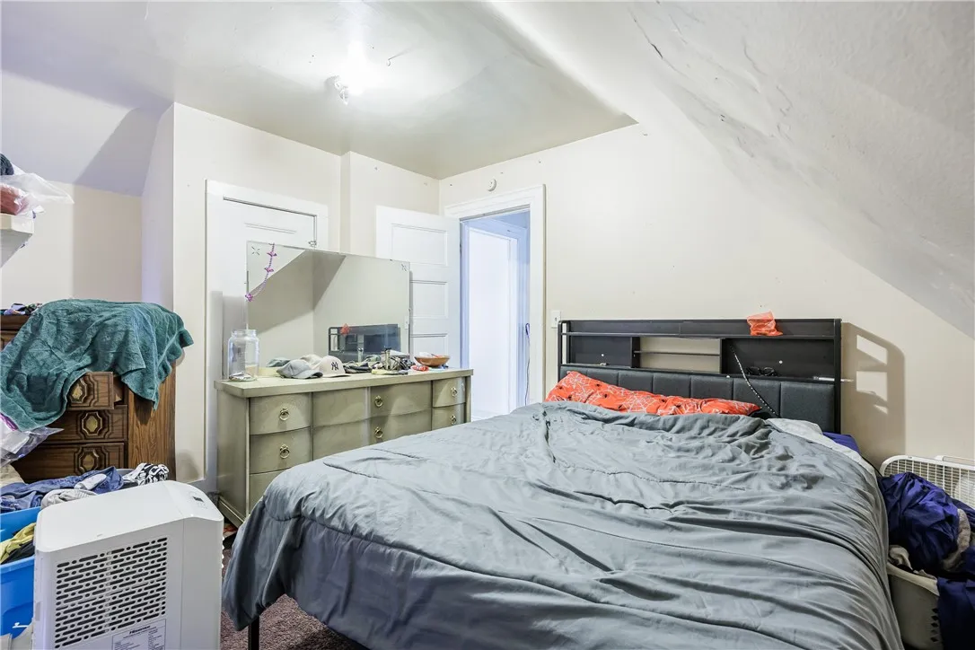17 Canfield Place, Rochester, New York 14607, Rochester, New York 14607, 6 Bedrooms Bedrooms, ,4 BathroomsBathrooms,Residential,For Sale,17 Canfield Place, Rochester, New York 14607,R1622300