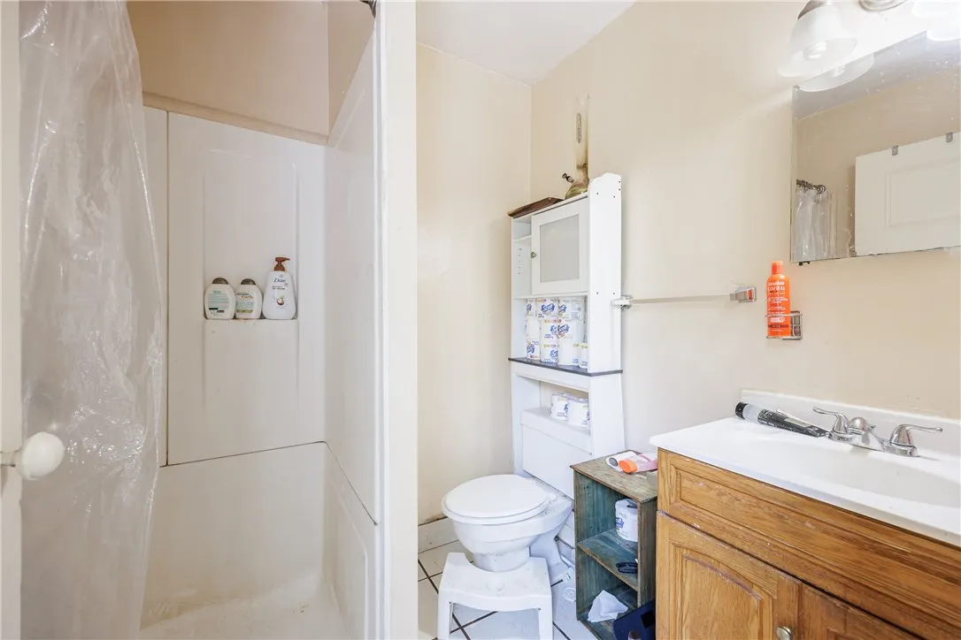 17 Canfield Place, Rochester, New York 14607, Rochester, New York 14607, 6 Bedrooms Bedrooms, ,4 BathroomsBathrooms,Residential,For Sale,17 Canfield Place, Rochester, New York 14607,R1622300