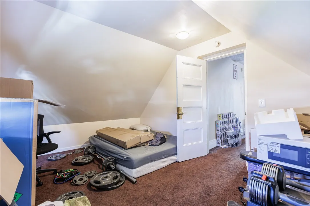 17 Canfield Place, Rochester, New York 14607, Rochester, New York 14607, 6 Bedrooms Bedrooms, ,4 BathroomsBathrooms,Residential,For Sale,17 Canfield Place, Rochester, New York 14607,R1622300