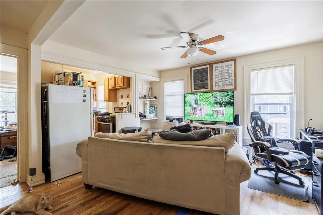 17 Canfield Place, Rochester, New York 14607, Rochester, New York 14607, 6 Bedrooms Bedrooms, ,4 BathroomsBathrooms,Residential,For Sale,17 Canfield Place, Rochester, New York 14607,R1622300