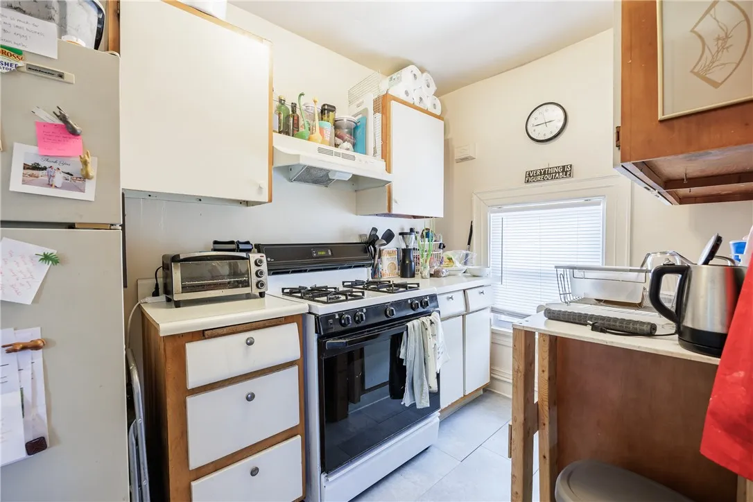 17 Canfield Place, Rochester, New York 14607, Rochester, New York 14607, 6 Bedrooms Bedrooms, ,4 BathroomsBathrooms,Residential,For Sale,17 Canfield Place, Rochester, New York 14607,R1622300