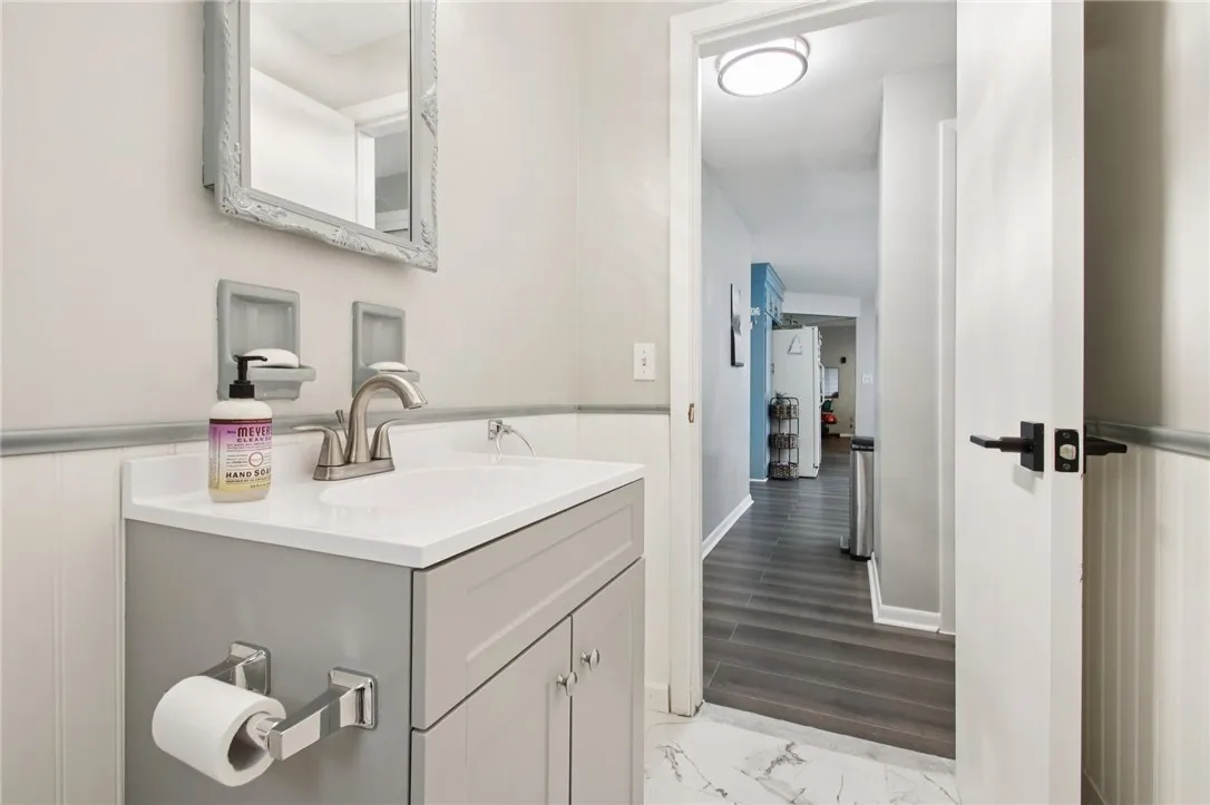 4 Drexel Drive, Gates, New York 14606, Gates, New York 14606, 3 Bedrooms Bedrooms, 6 Rooms Rooms,2 BathroomsBathrooms,Residential,For Sale,4 Drexel Drive, Gates, New York 14606,R1622083