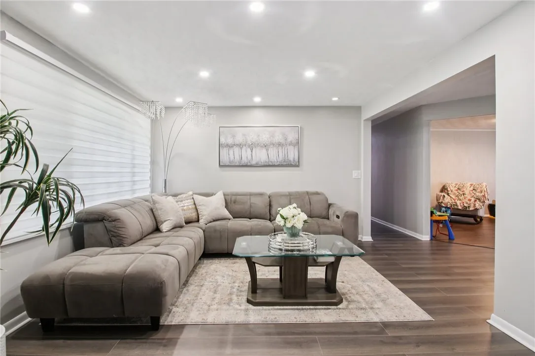 4 Drexel Drive, Gates, New York 14606, Gates, New York 14606, 3 Bedrooms Bedrooms, 6 Rooms Rooms,2 BathroomsBathrooms,Residential,For Sale,4 Drexel Drive, Gates, New York 14606,R1622083