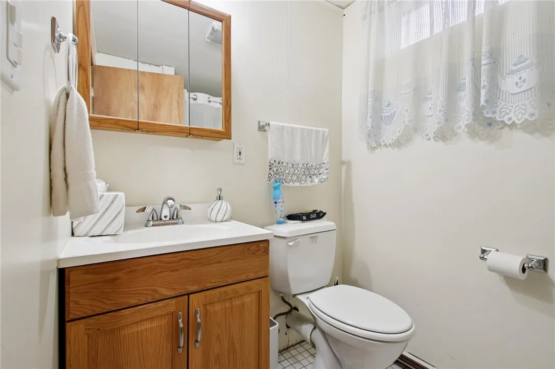 4 Drexel Drive, Gates, New York 14606, Gates, New York 14606, 3 Bedrooms Bedrooms, 6 Rooms Rooms,2 BathroomsBathrooms,Residential,For Sale,4 Drexel Drive, Gates, New York 14606,R1622083