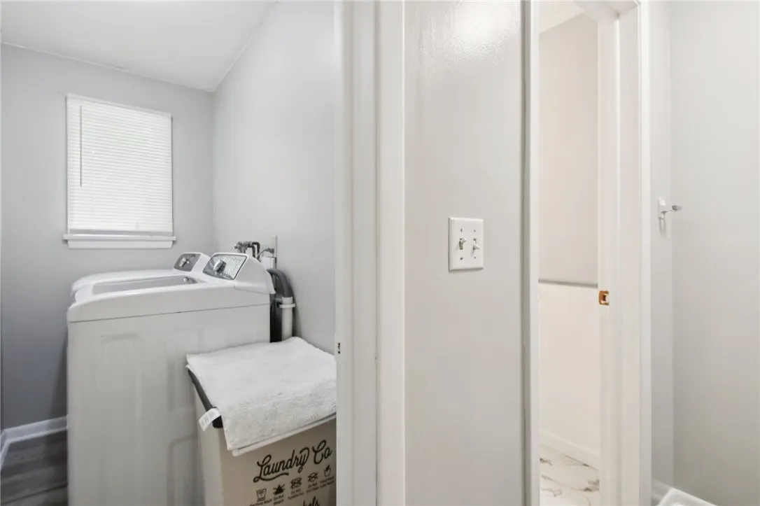 4 Drexel Drive, Gates, New York 14606, Gates, New York 14606, 3 Bedrooms Bedrooms, 6 Rooms Rooms,2 BathroomsBathrooms,Residential,For Sale,4 Drexel Drive, Gates, New York 14606,R1622083
