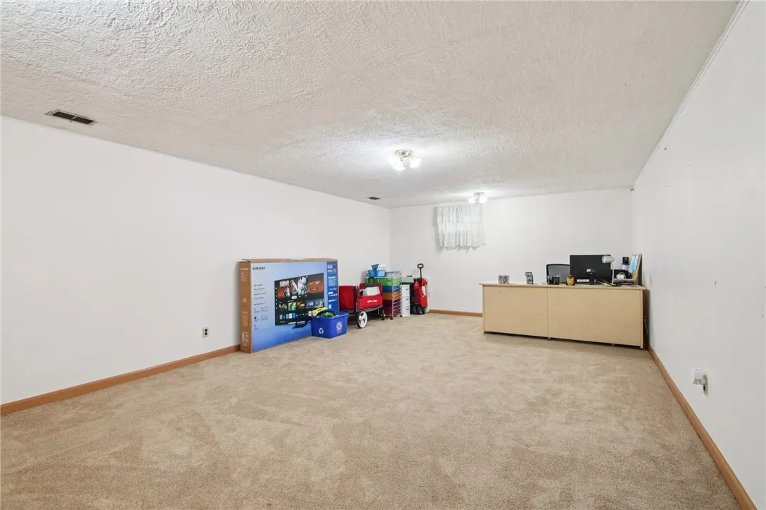 4 Drexel Drive, Gates, New York 14606, Gates, New York 14606, 3 Bedrooms Bedrooms, 6 Rooms Rooms,2 BathroomsBathrooms,Residential,For Sale,4 Drexel Drive, Gates, New York 14606,R1622083