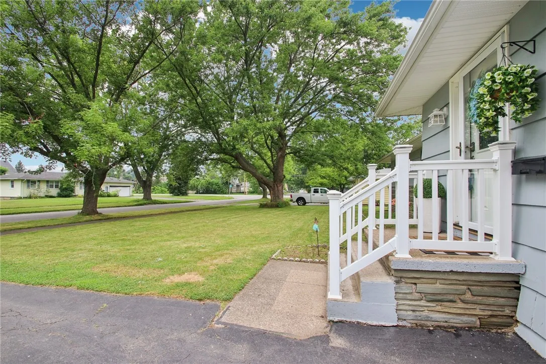 4 Drexel Drive, Gates, New York 14606, Gates, New York 14606, 3 Bedrooms Bedrooms, 6 Rooms Rooms,2 BathroomsBathrooms,Residential,For Sale,4 Drexel Drive, Gates, New York 14606,R1622083