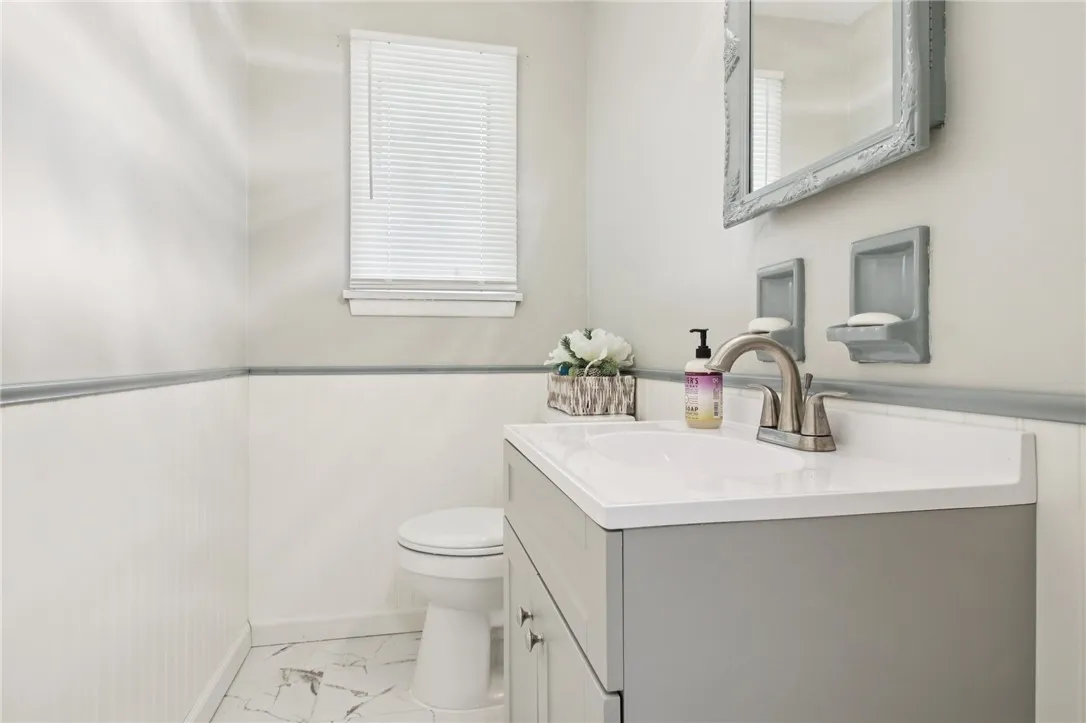 4 Drexel Drive, Gates, New York 14606, Gates, New York 14606, 3 Bedrooms Bedrooms, 6 Rooms Rooms,2 BathroomsBathrooms,Residential,For Sale,4 Drexel Drive, Gates, New York 14606,R1622083