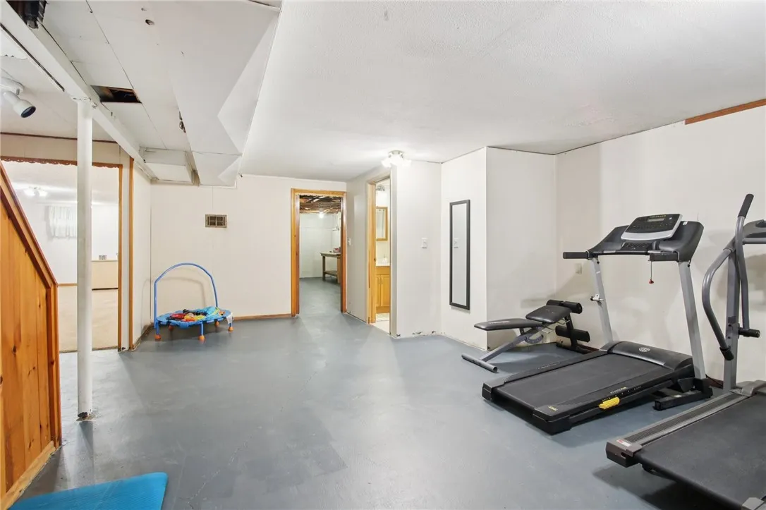 4 Drexel Drive, Gates, New York 14606, Gates, New York 14606, 3 Bedrooms Bedrooms, 6 Rooms Rooms,2 BathroomsBathrooms,Residential,For Sale,4 Drexel Drive, Gates, New York 14606,R1622083