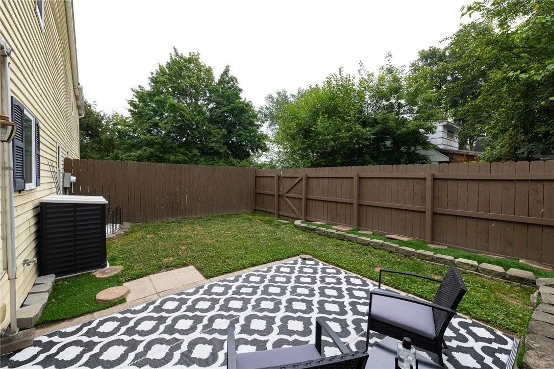 64 Old Stone Lane, Greece, New York 14615, Greece, New York 14615, 2 Bedrooms Bedrooms, 5 Rooms Rooms,1 BathroomBathrooms,Residential,For Sale,64 Old Stone Lane, Greece, New York 14615,R1620466