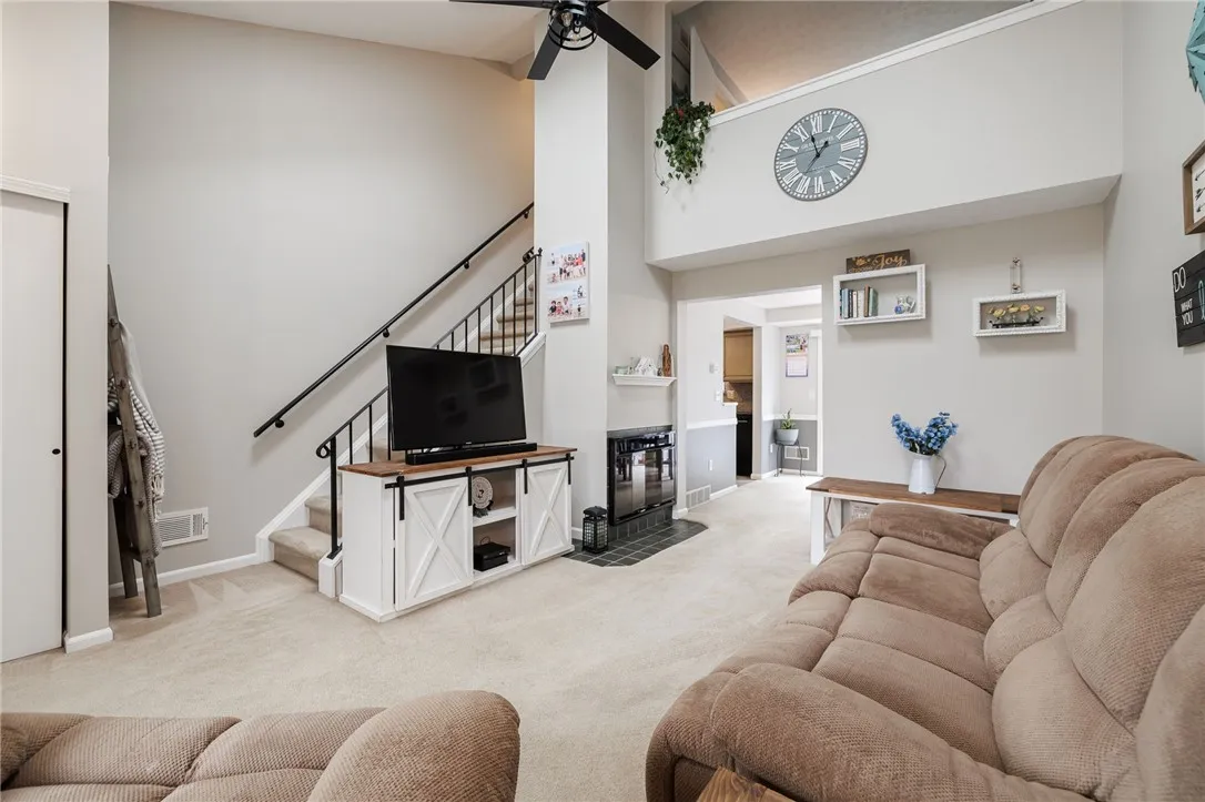 64 Old Stone Lane, Greece, New York 14615, Greece, New York 14615, 2 Bedrooms Bedrooms, 5 Rooms Rooms,1 BathroomBathrooms,Residential,For Sale,64 Old Stone Lane, Greece, New York 14615,R1620466