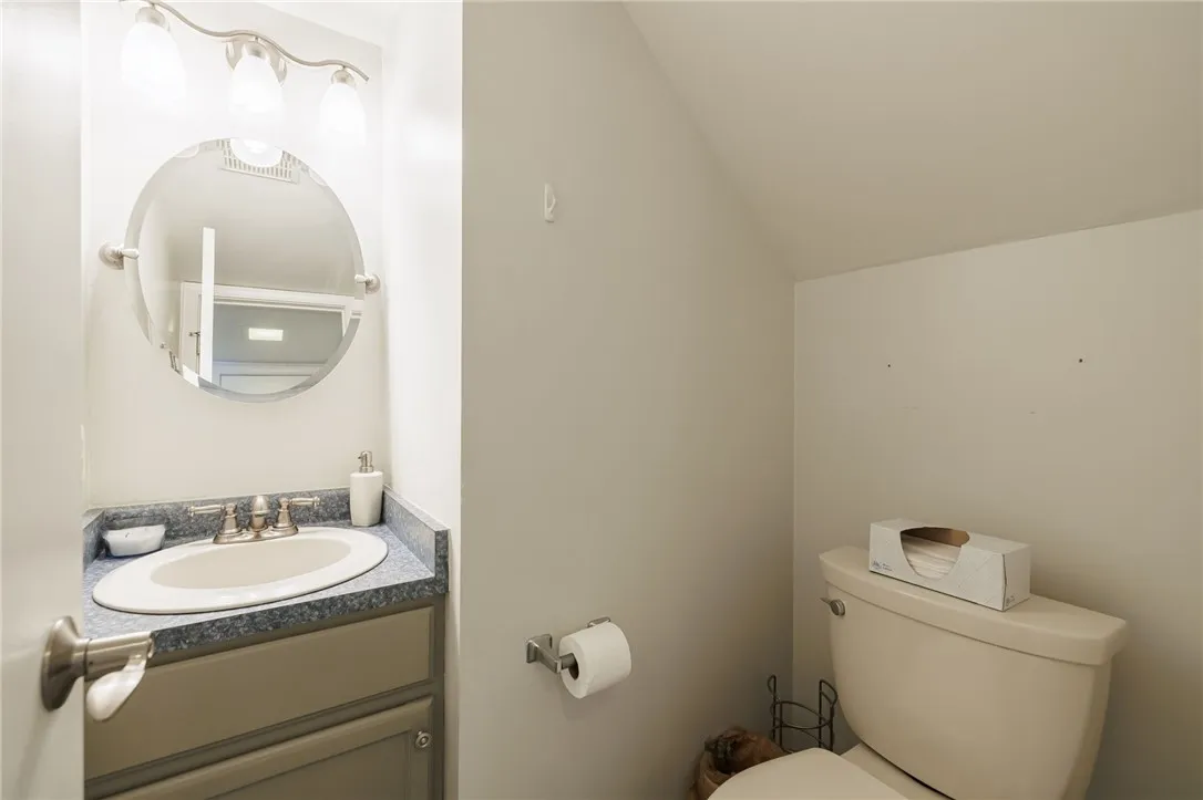64 Old Stone Lane, Greece, New York 14615, Greece, New York 14615, 2 Bedrooms Bedrooms, 5 Rooms Rooms,1 BathroomBathrooms,Residential,For Sale,64 Old Stone Lane, Greece, New York 14615,R1620466