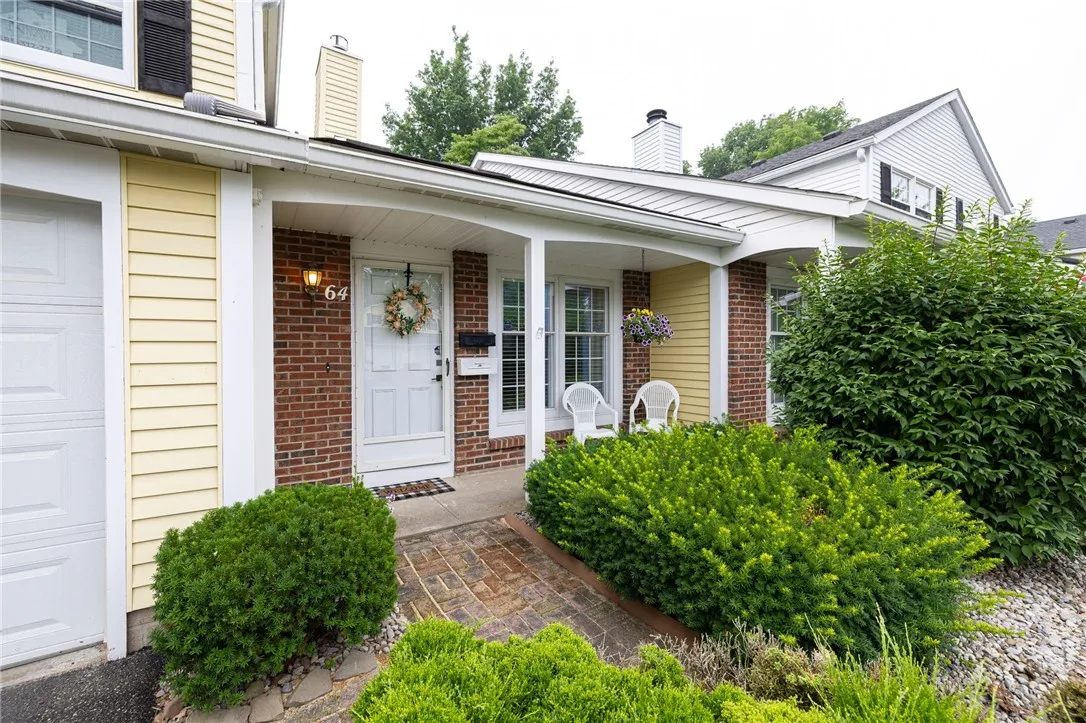 64 Old Stone Lane, Greece, New York 14615, Greece, New York 14615, 2 Bedrooms Bedrooms, 5 Rooms Rooms,1 BathroomBathrooms,Residential,For Sale,64 Old Stone Lane, Greece, New York 14615,R1620466