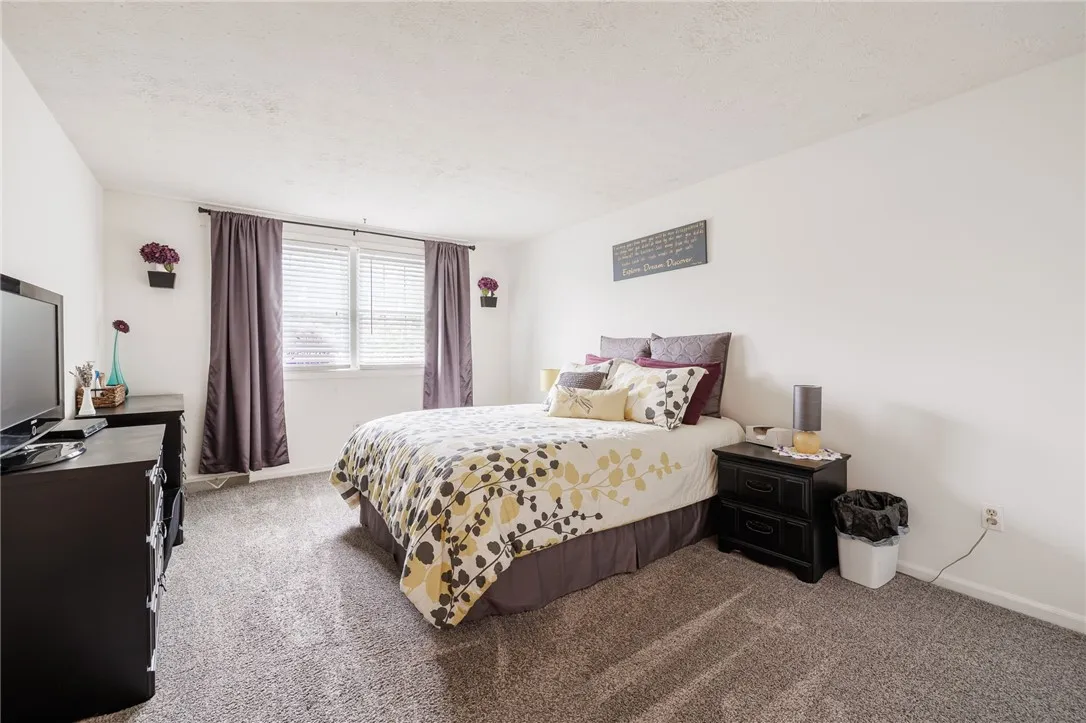 64 Old Stone Lane, Greece, New York 14615, Greece, New York 14615, 2 Bedrooms Bedrooms, 5 Rooms Rooms,1 BathroomBathrooms,Residential,For Sale,64 Old Stone Lane, Greece, New York 14615,R1620466