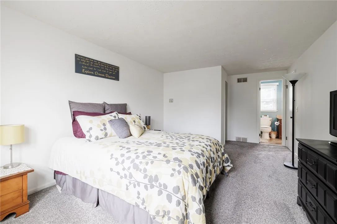 64 Old Stone Lane, Greece, New York 14615, Greece, New York 14615, 2 Bedrooms Bedrooms, 5 Rooms Rooms,1 BathroomBathrooms,Residential,For Sale,64 Old Stone Lane, Greece, New York 14615,R1620466