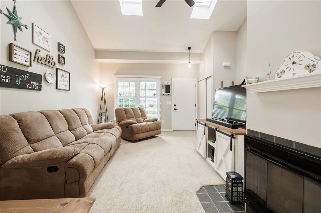 64 Old Stone Lane, Greece, New York 14615, Greece, New York 14615, 2 Bedrooms Bedrooms, 5 Rooms Rooms,1 BathroomBathrooms,Residential,For Sale,64 Old Stone Lane, Greece, New York 14615,R1620466