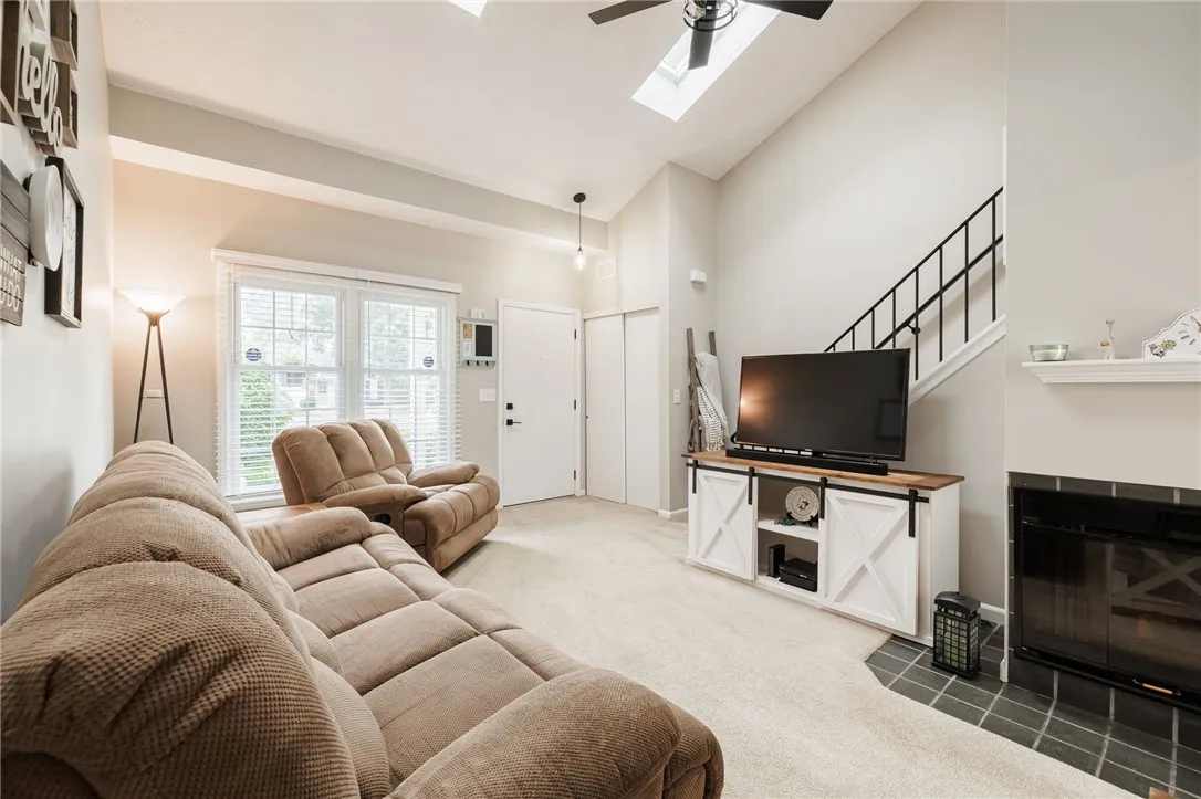 64 Old Stone Lane, Greece, New York 14615, Greece, New York 14615, 2 Bedrooms Bedrooms, 5 Rooms Rooms,1 BathroomBathrooms,Residential,For Sale,64 Old Stone Lane, Greece, New York 14615,R1620466