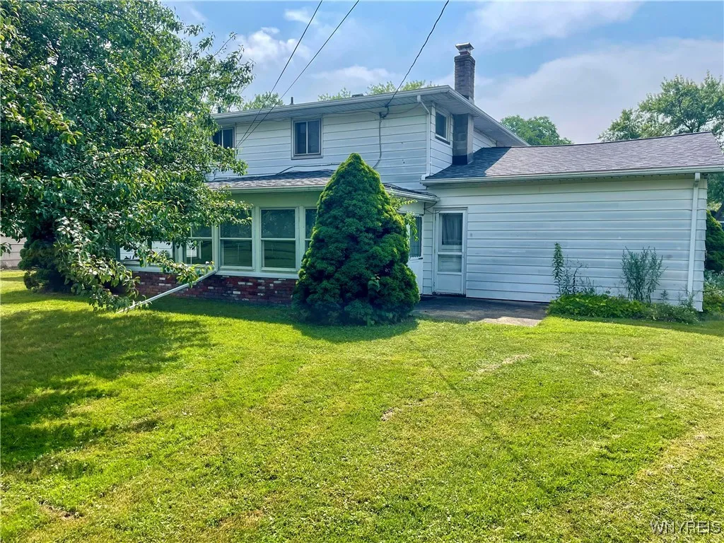 4 Debby Lane, Gates, New York 14606, Gates, New York 14606, 4 Bedrooms Bedrooms, 7 Rooms Rooms,1 BathroomBathrooms,Residential,For Sale,4 Debby Lane, Gates, New York 14606,B1622590