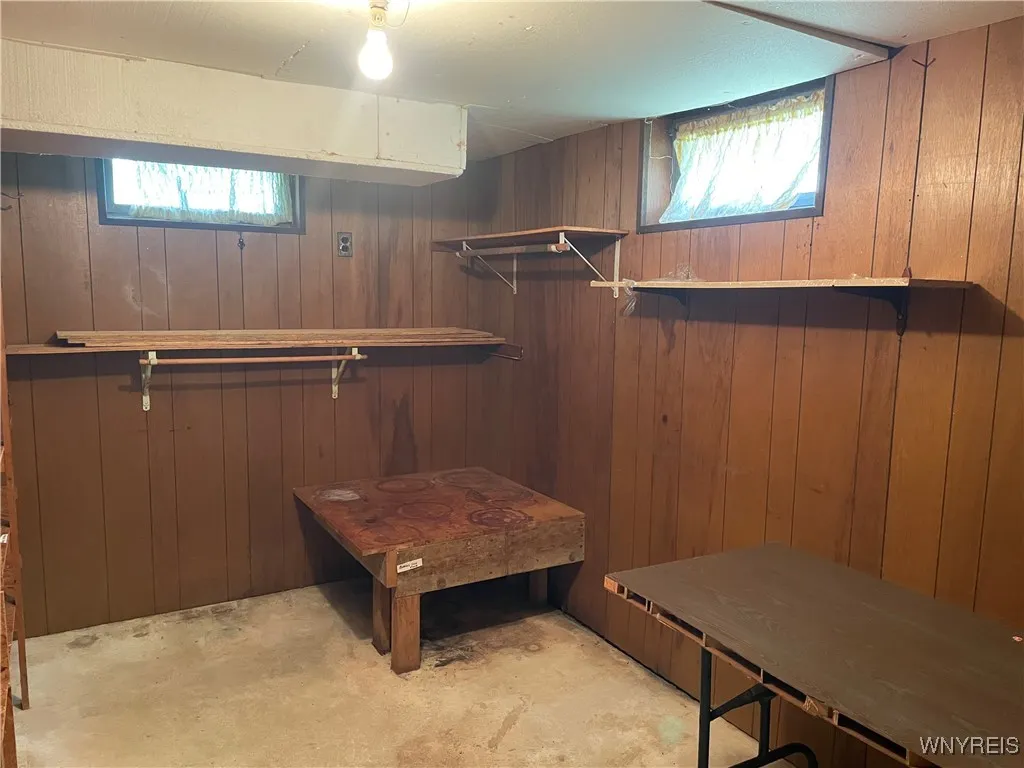 4 Debby Lane, Gates, New York 14606, Gates, New York 14606, 4 Bedrooms Bedrooms, 7 Rooms Rooms,1 BathroomBathrooms,Residential,For Sale,4 Debby Lane, Gates, New York 14606,B1622590
