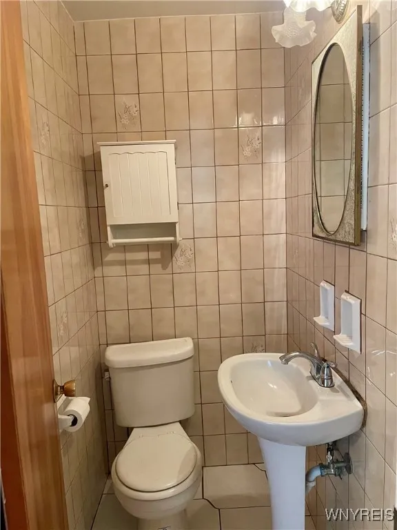 4 Debby Lane, Gates, New York 14606, Gates, New York 14606, 4 Bedrooms Bedrooms, 7 Rooms Rooms,1 BathroomBathrooms,Residential,For Sale,4 Debby Lane, Gates, New York 14606,B1622590