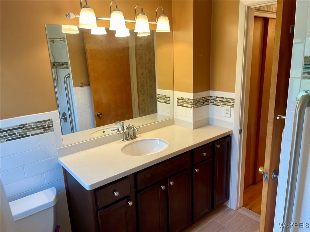 4 Debby Lane, Gates, New York 14606, Gates, New York 14606, 4 Bedrooms Bedrooms, 7 Rooms Rooms,1 BathroomBathrooms,Residential,For Sale,4 Debby Lane, Gates, New York 14606,B1622590