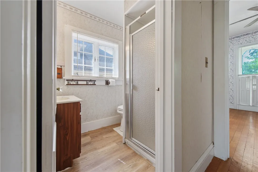 Full Bath on 2nd floor