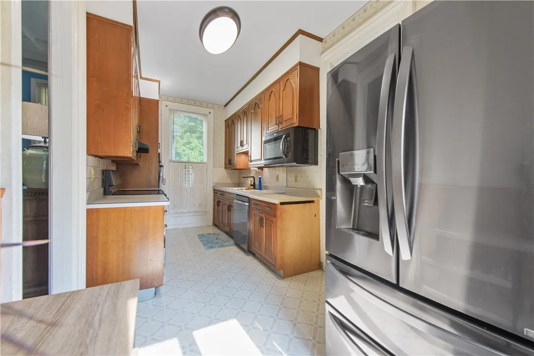 322 West State Street, Albion, New York 14411, Albion, New York 14411, 5 Bedrooms Bedrooms, 10 Rooms Rooms,2 BathroomsBathrooms,Residential,For Sale,322 West State Street, Albion, New York 14411,R1622677