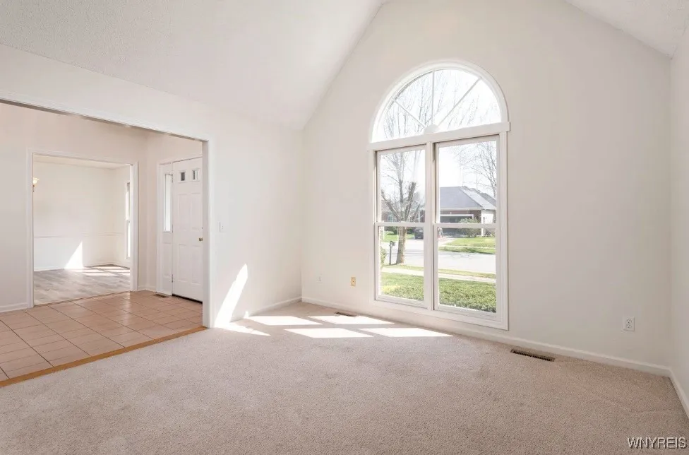 70 Hobnail, Amherst, New York 14051, Amherst, New York 14051, 3 Bedrooms Bedrooms, 5 Rooms Rooms,2 BathroomsBathrooms,Residential Lease,For Rent,70 Hobnail, Amherst, New York 14051,B1622732