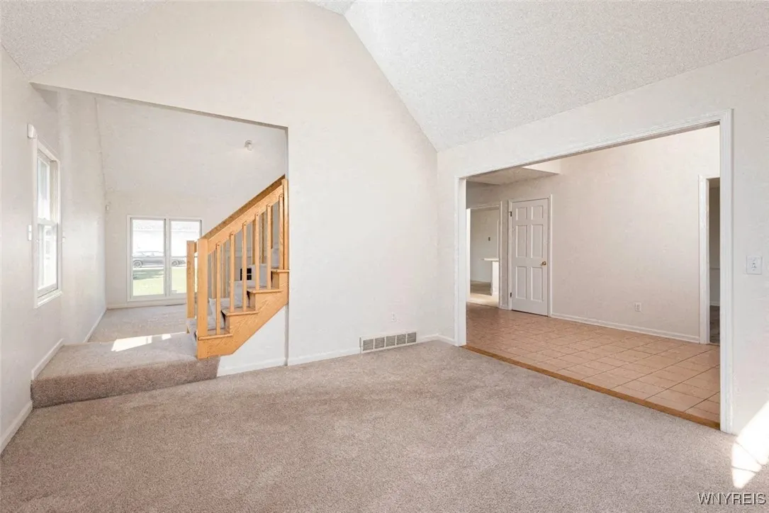 70 Hobnail, Amherst, New York 14051, Amherst, New York 14051, 3 Bedrooms Bedrooms, 5 Rooms Rooms,2 BathroomsBathrooms,Residential Lease,For Rent,70 Hobnail, Amherst, New York 14051,B1622732