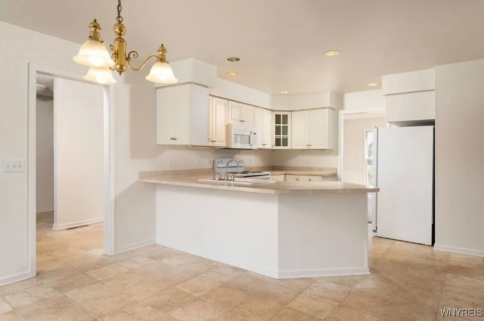 70 Hobnail, Amherst, New York 14051, Amherst, New York 14051, 3 Bedrooms Bedrooms, 5 Rooms Rooms,2 BathroomsBathrooms,Residential Lease,For Rent,70 Hobnail, Amherst, New York 14051,B1622732